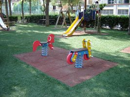 I nuovi giochi nel rinnovato Parco di Via Formentini